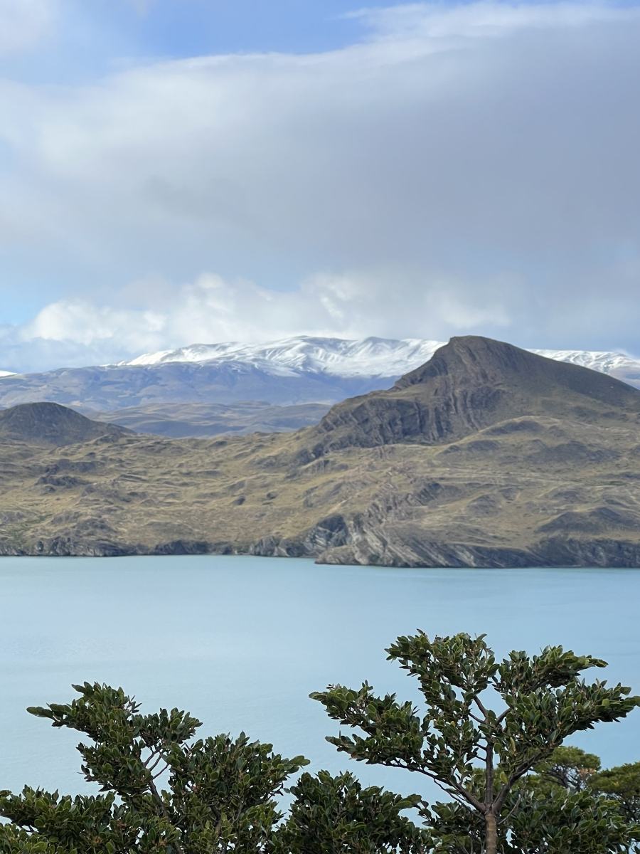 Snowy mountains and turquoise lake in Patagonia, Chile side — part of Argentina vs Chile comparison.